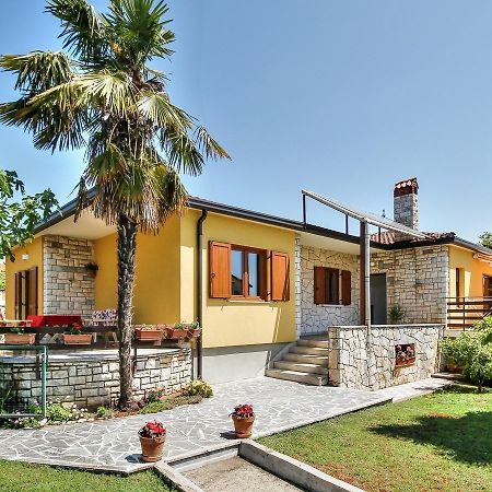Lovric House With Apartments Umag Exterior foto