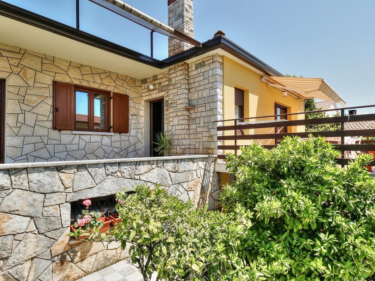 Lovric House With Apartments Umag Exterior foto