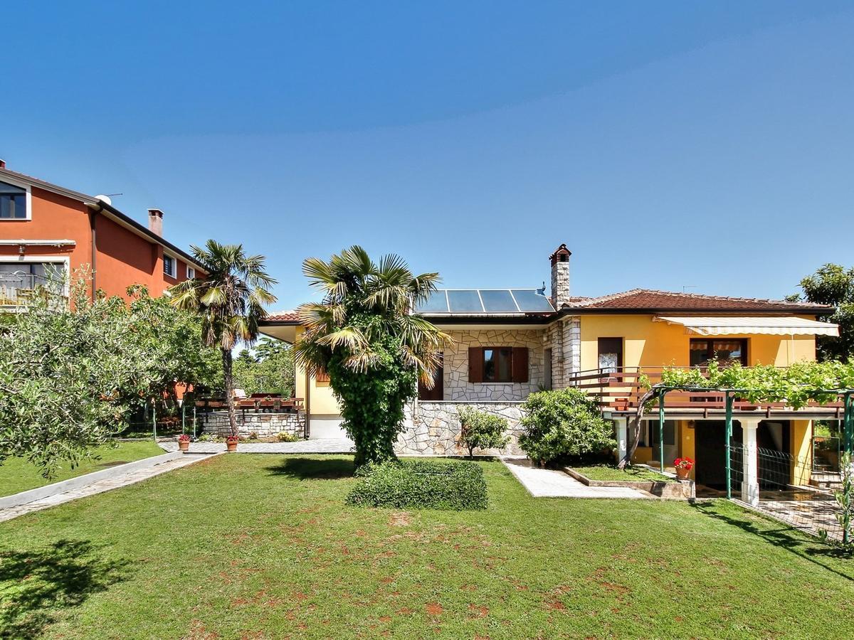 Lovric House With Apartments Umag Exterior foto